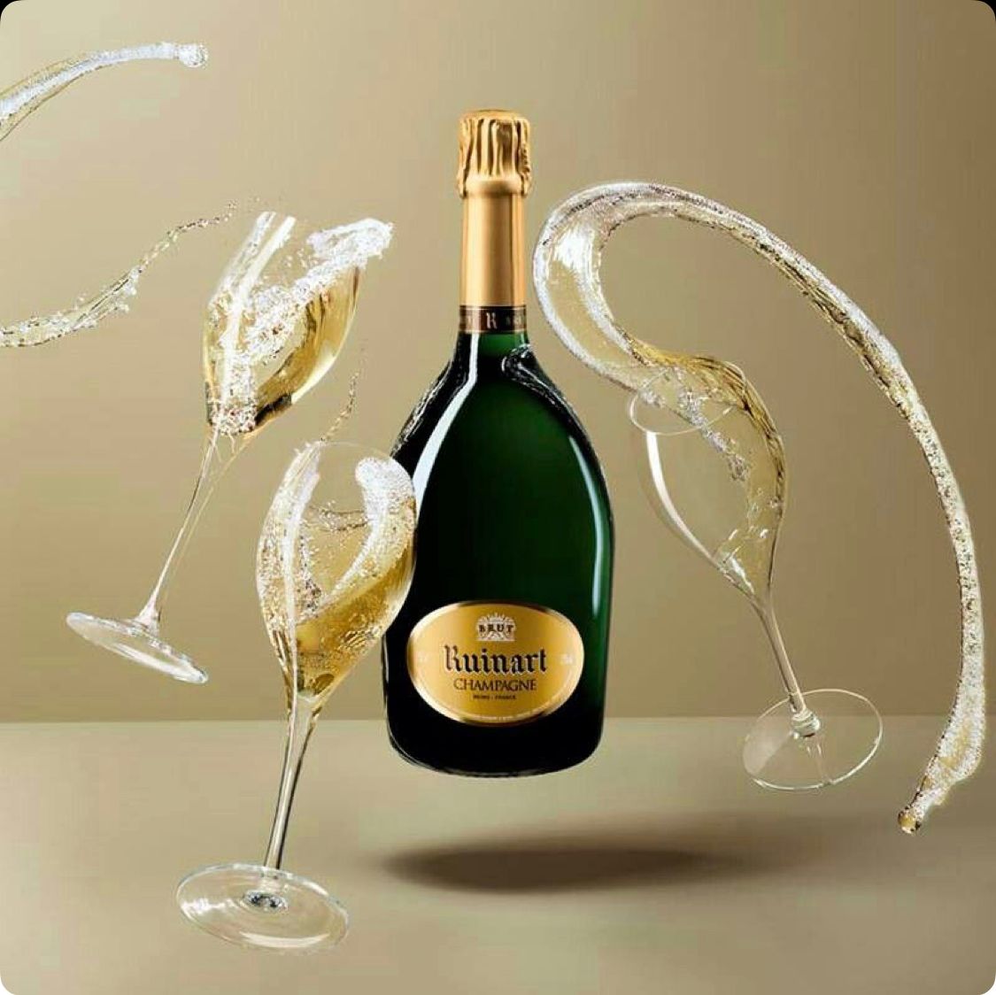 Шампанское во время. Шампанское Шанель. Шампанское креатив. Натюрморт с шампанским. Шампанское реклама.